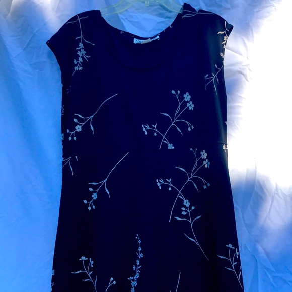 Size 12 Maxi dress black w grey floral print w tiny silver metallic highlights - Picture 2 of 5